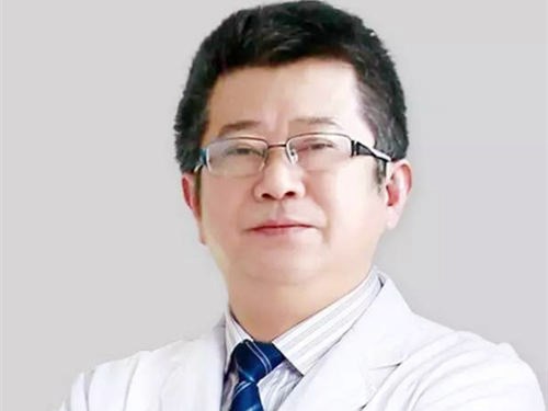 董帆