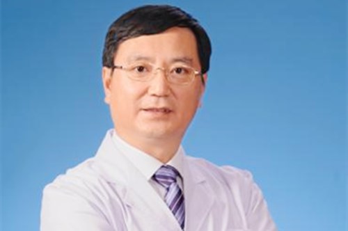 陈伟华