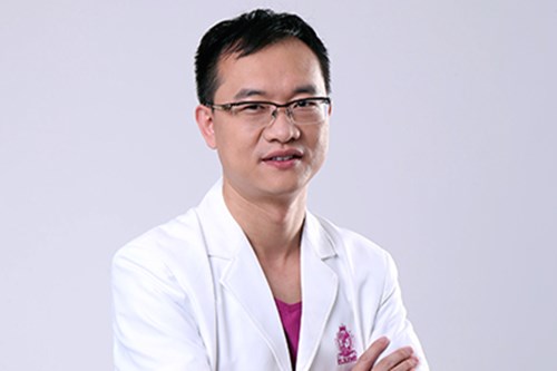 李强