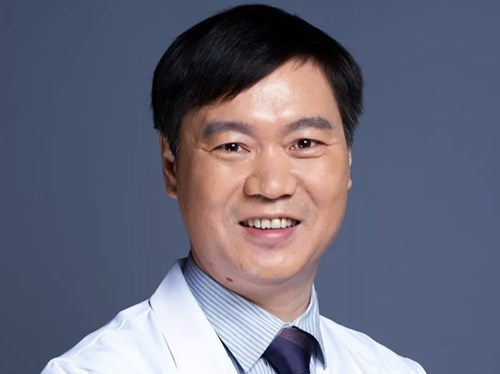 靳小雷