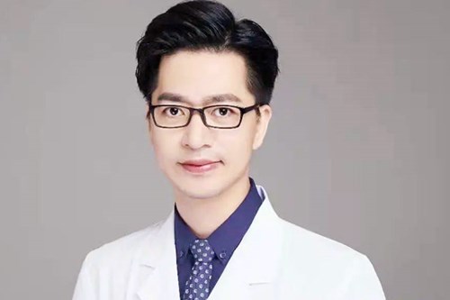 卢艺朴
